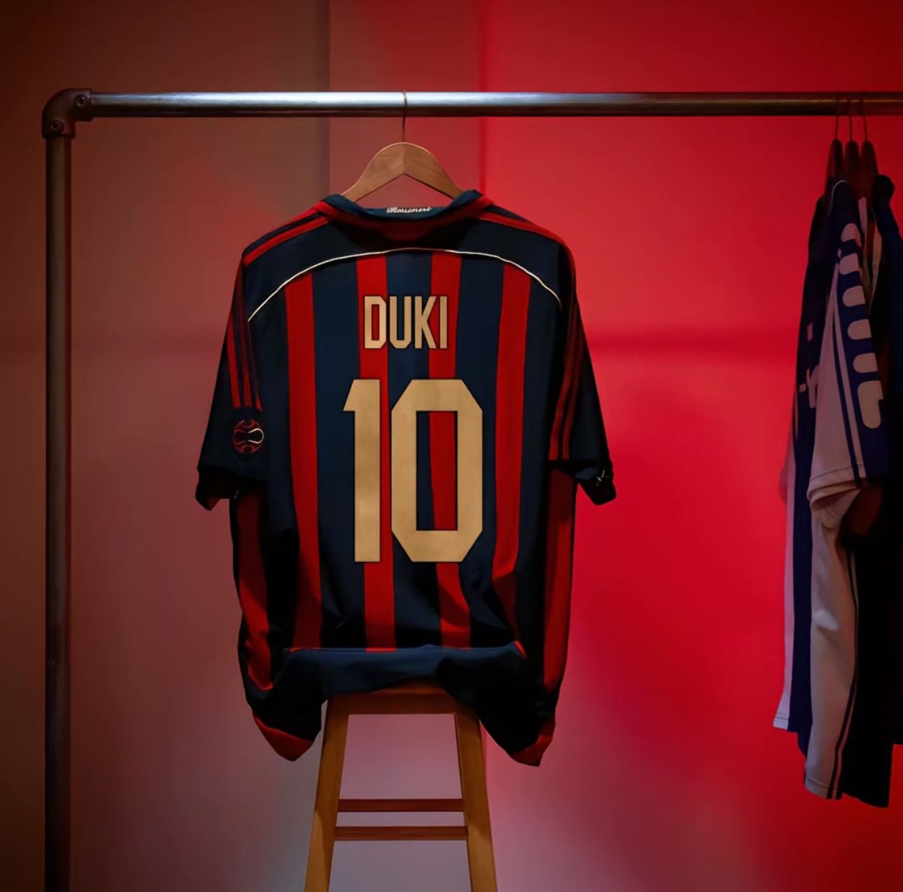 Camiseta Retro AC MILAN X DUKI "AMERI"